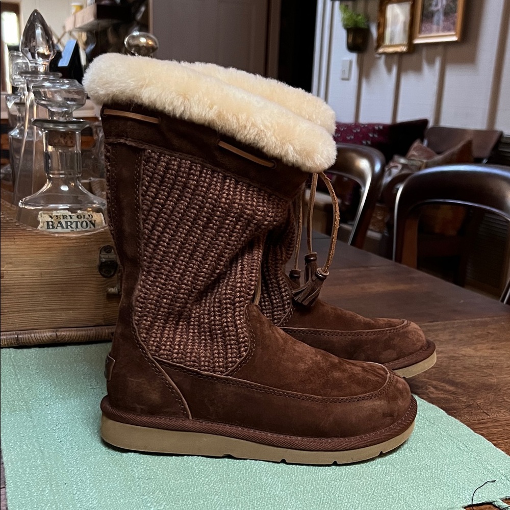 NWOT UGG Suburb Crochet Boots